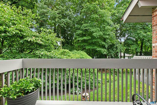 377 Main Street 8, New Canaan, CT 06840