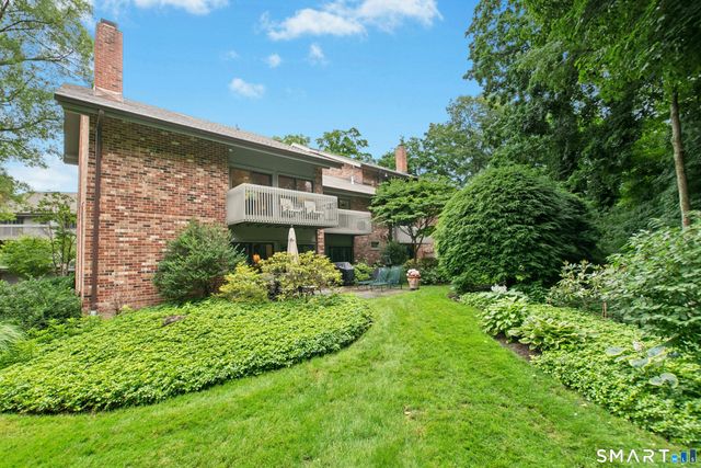 377 Main Street 8, New Canaan, CT 06840