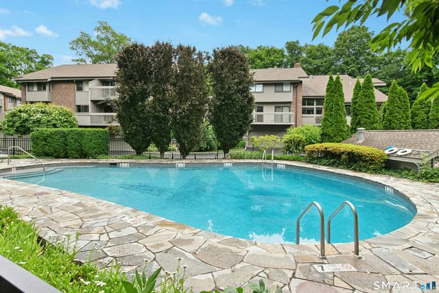 377 Main Street 8, New Canaan, CT 06840
