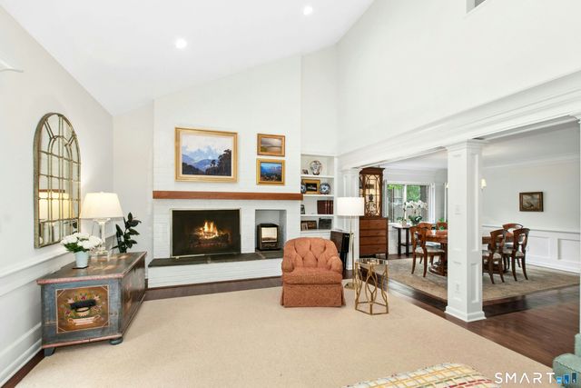 377 Main Street 8, New Canaan, CT 06840