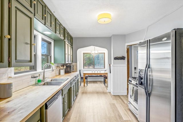 2533 Snelling Curve, Roseville, MN 55113