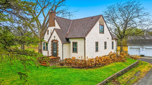 2533 Snelling Curve, Roseville, MN 55113