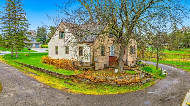 2533 Snelling Curve, Roseville, MN 55113