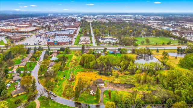 2533 Snelling Curve, Roseville, MN 55113