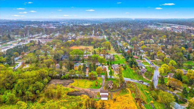 2533 Snelling Curve, Roseville, MN 55113