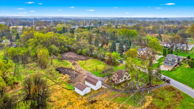 2533 Snelling Curve, Roseville, MN 55113