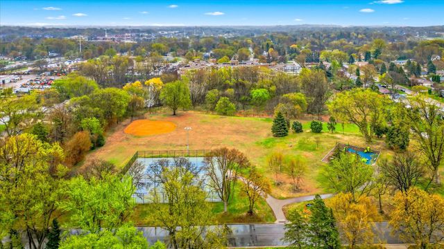 2533 Snelling Curve, Roseville, MN 55113