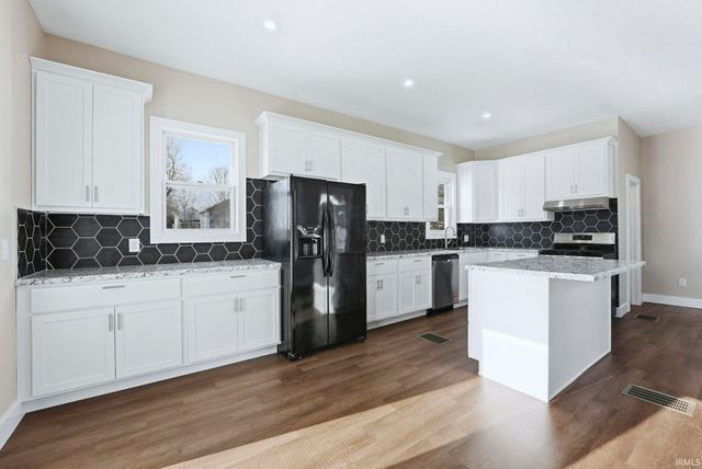 201 W Pine Street, Pierceton, IN 46562