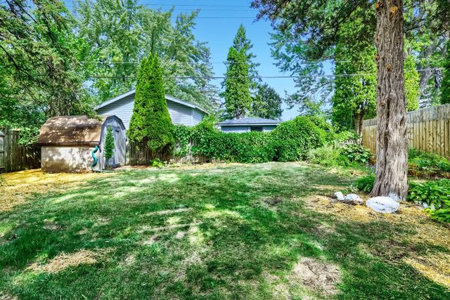 1979 Stillwater Avenue E, Saint Paul, MN 55119