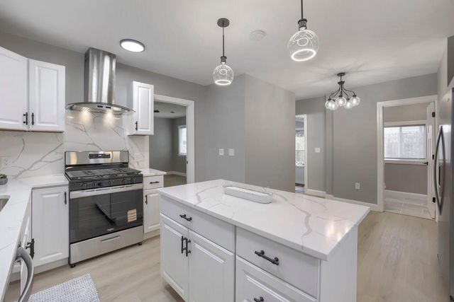 1979 Stillwater Avenue E, Saint Paul, MN 55119