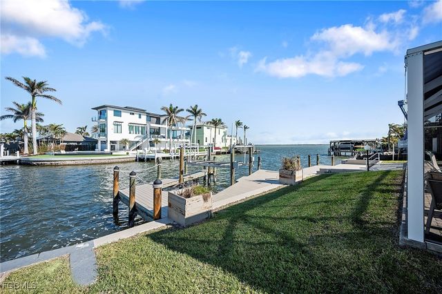 49 Fairview BLVD, Fort Myers Beach, FL 33931