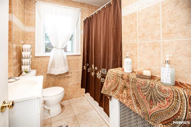 326 William Street, New Milford, NJ 07646