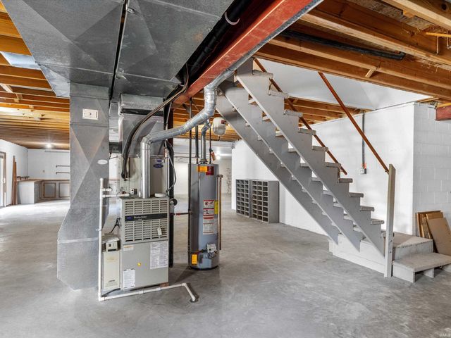 10222 Brookcrest Drive, Evansville, IN 47711