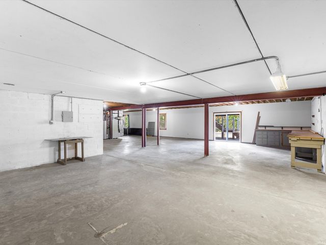 10222 Brookcrest Drive, Evansville, IN 47711