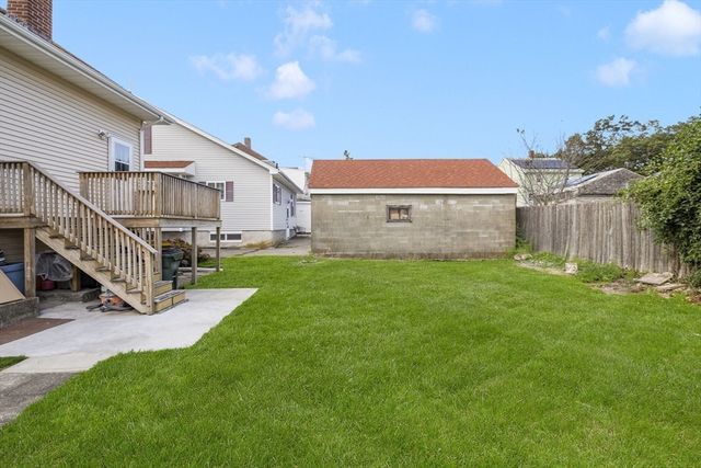 1268 President Ave, Fall River, MA 02720