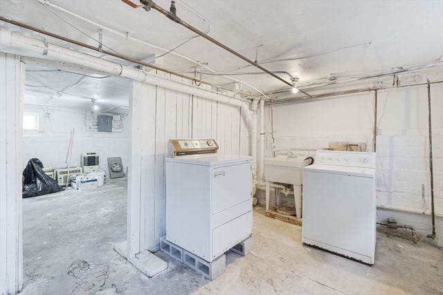1268 President Ave, Fall River, MA 02720