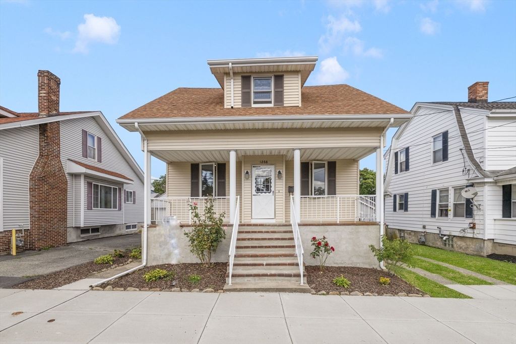 1268 President Ave, Fall River, MA 02720