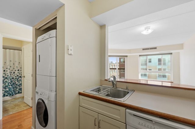 60 Rantoul Street 403, Beverly, MA 01915