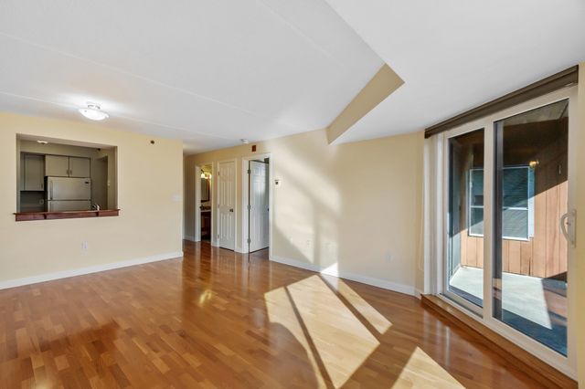 60 Rantoul Street 403, Beverly, MA 01915