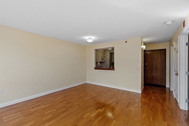 60 Rantoul Street 403, Beverly, MA 01915