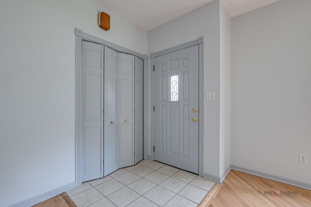 2508 Highland Drive, Lindenhurst, IL 60046