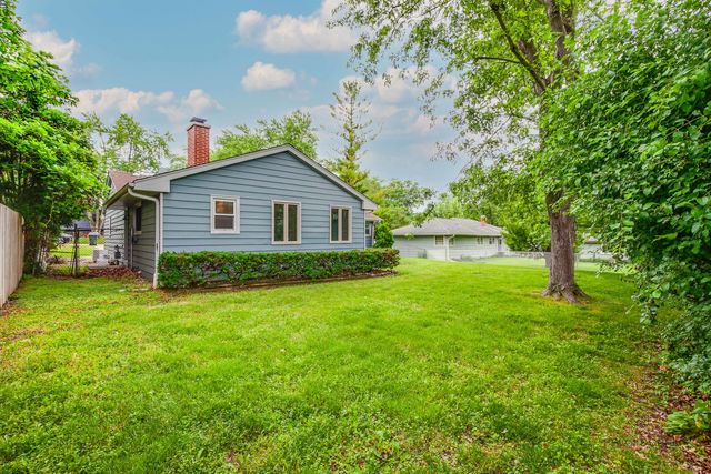 2508 Highland Drive, Lindenhurst, IL 60046
