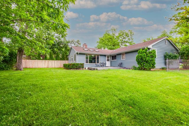 2508 Highland Drive, Lindenhurst, IL 60046