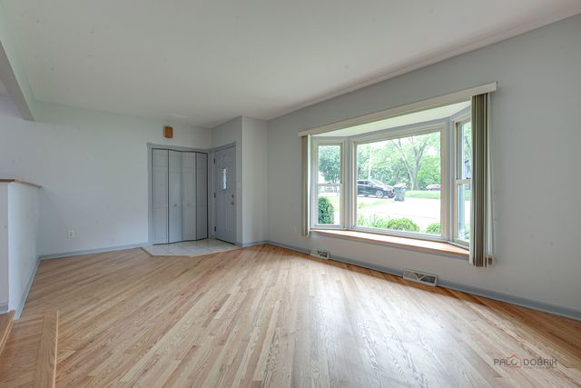 2508 Highland Drive, Lindenhurst, IL 60046