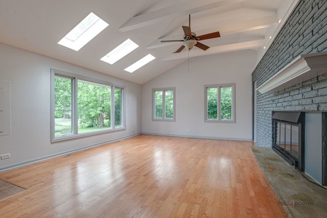 2508 Highland Drive, Lindenhurst, IL 60046