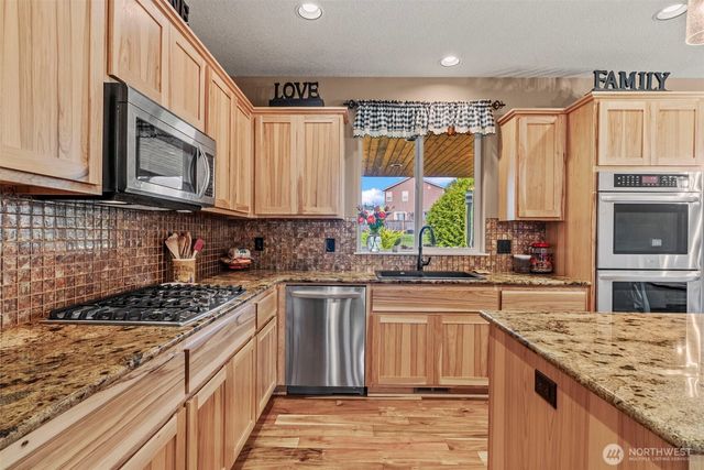 1506 NW 339th Street, La Center, WA 98629