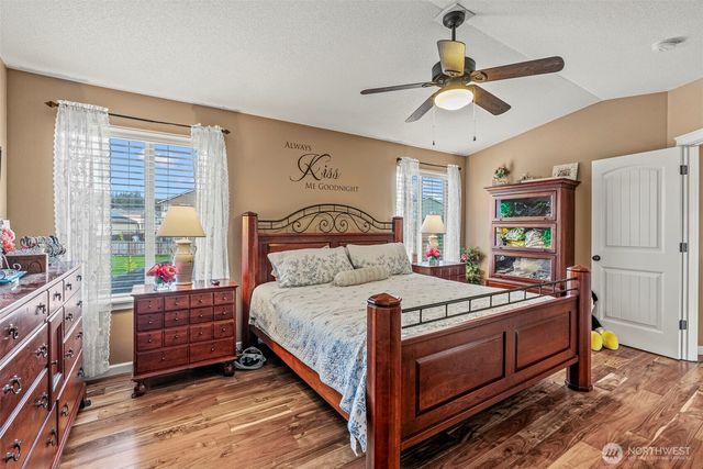 1506 NW 339th Street, La Center, WA 98629