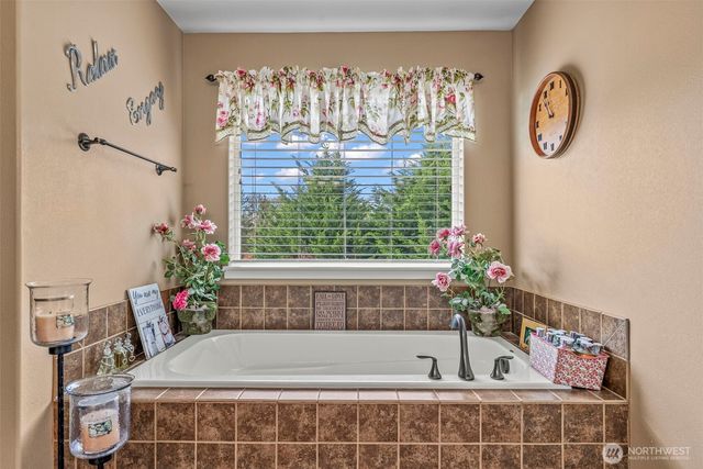 1506 NW 339th Street, La Center, WA 98629