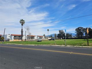 160 S San Jacinto, Hemet, CA 92543