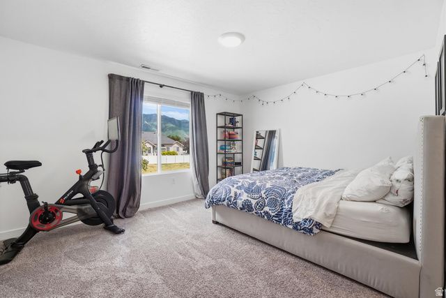 2806 N FIGHTING FALCON ST, Layton, UT 84040