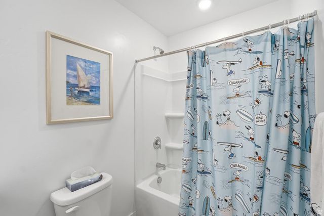 2806 N FIGHTING FALCON ST, Layton, UT 84040