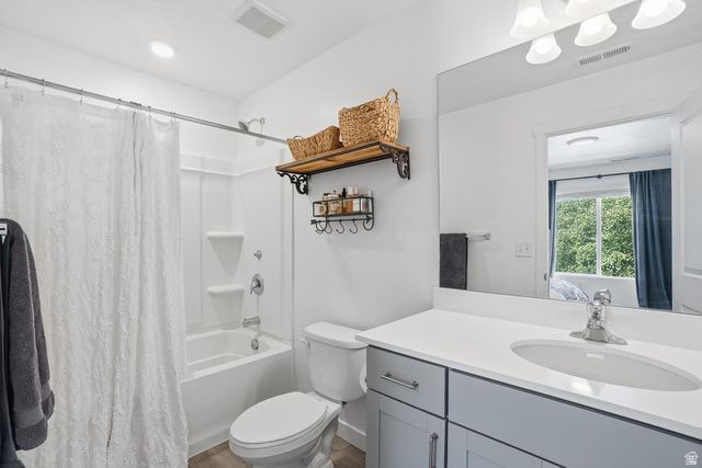 2806 N FIGHTING FALCON ST, Layton, UT 84040