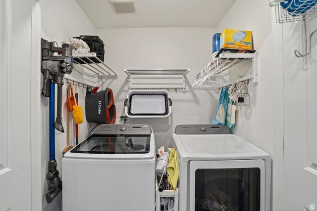 2806 N FIGHTING FALCON ST, Layton, UT 84040