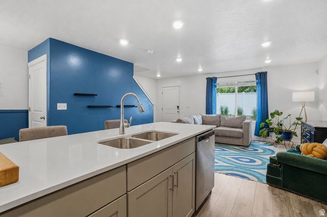 2806 N FIGHTING FALCON ST, Layton, UT 84040