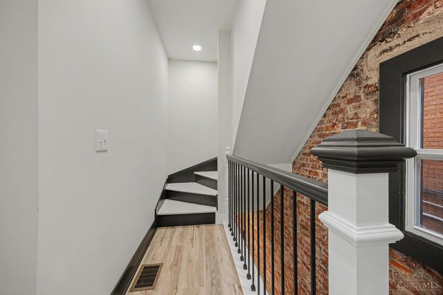 112 Valencia Street, Cincinnati, OH 45219