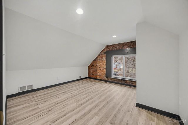 112 Valencia Street, Cincinnati, OH 45219