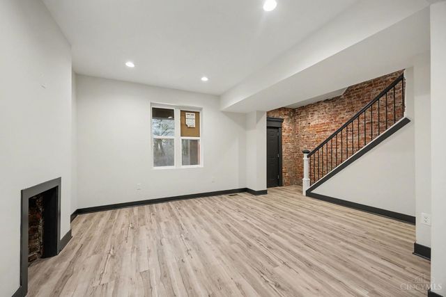 112 Valencia Street, Cincinnati, OH 45219