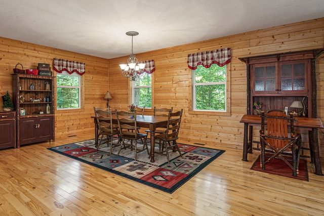 883 Village Road, Murphy, NC 28906