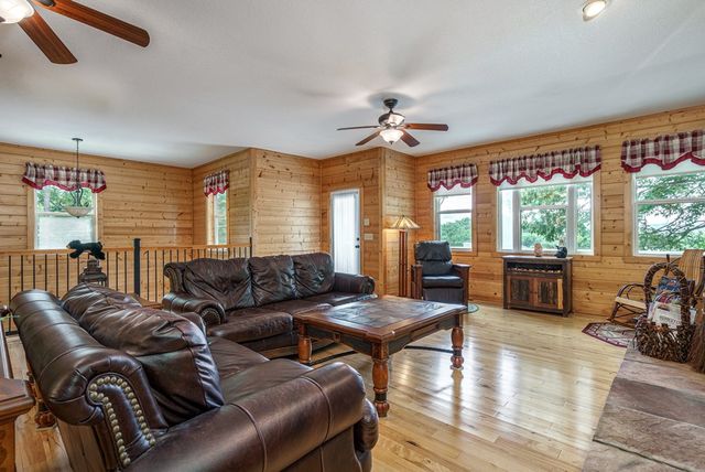 883 Village Road, Murphy, NC 28906