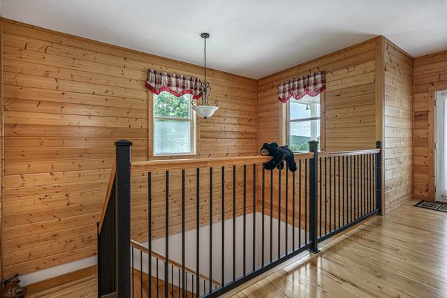 883 Village Road, Murphy, NC 28906