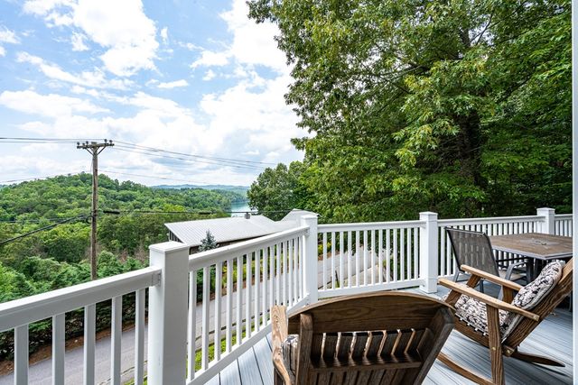 883 Village Road, Murphy, NC 28906