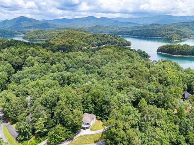 883 Village Road, Murphy, NC 28906