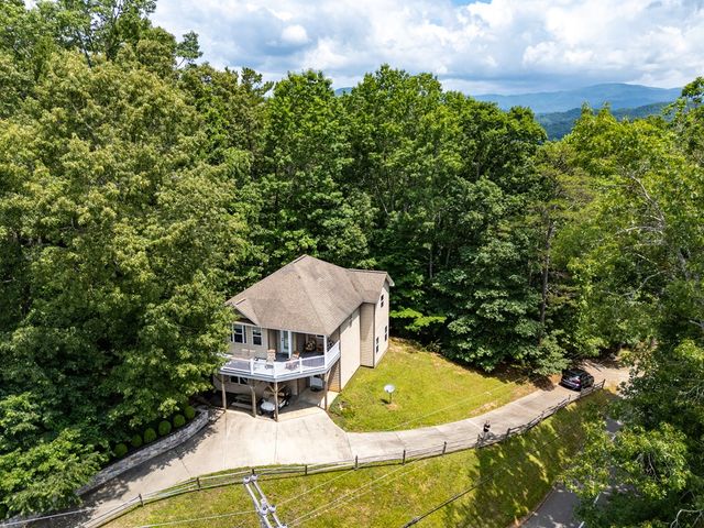 883 Village Road, Murphy, NC 28906
