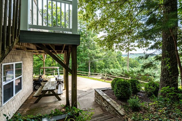 883 Village Road, Murphy, NC 28906