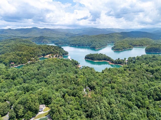 883 Village Road, Murphy, NC 28906