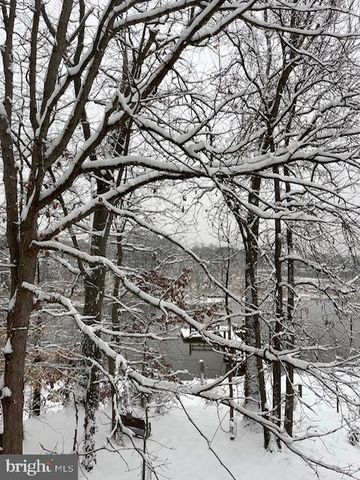 8352 ORANGE CT, Alexandria, VA 22309